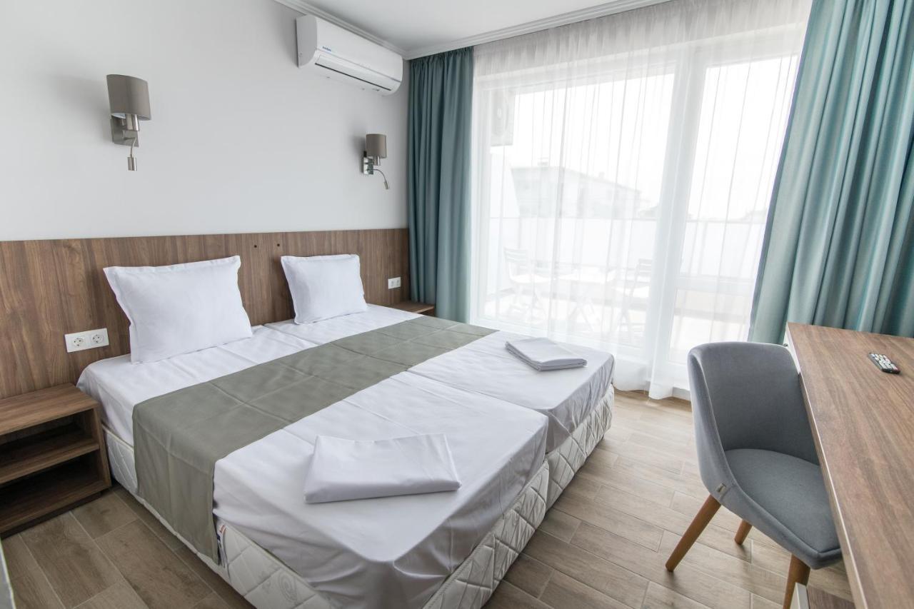 Cinema Hotel 普里莫尔斯科 外观 照片