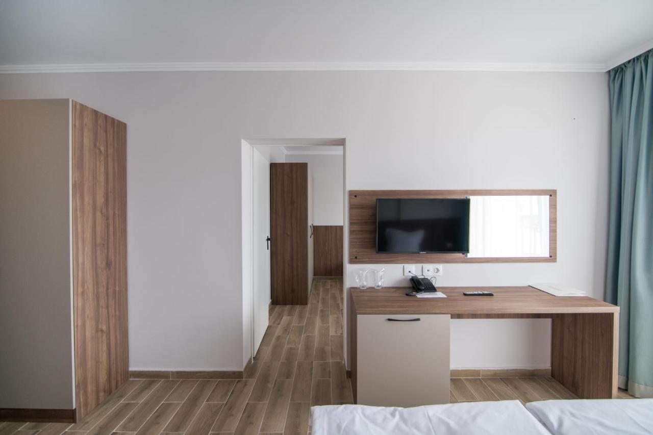 Cinema Hotel 普里莫尔斯科 外观 照片