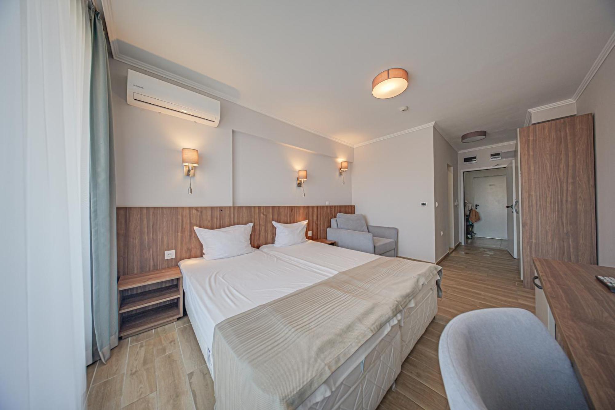 Cinema Hotel 普里莫尔斯科 外观 照片