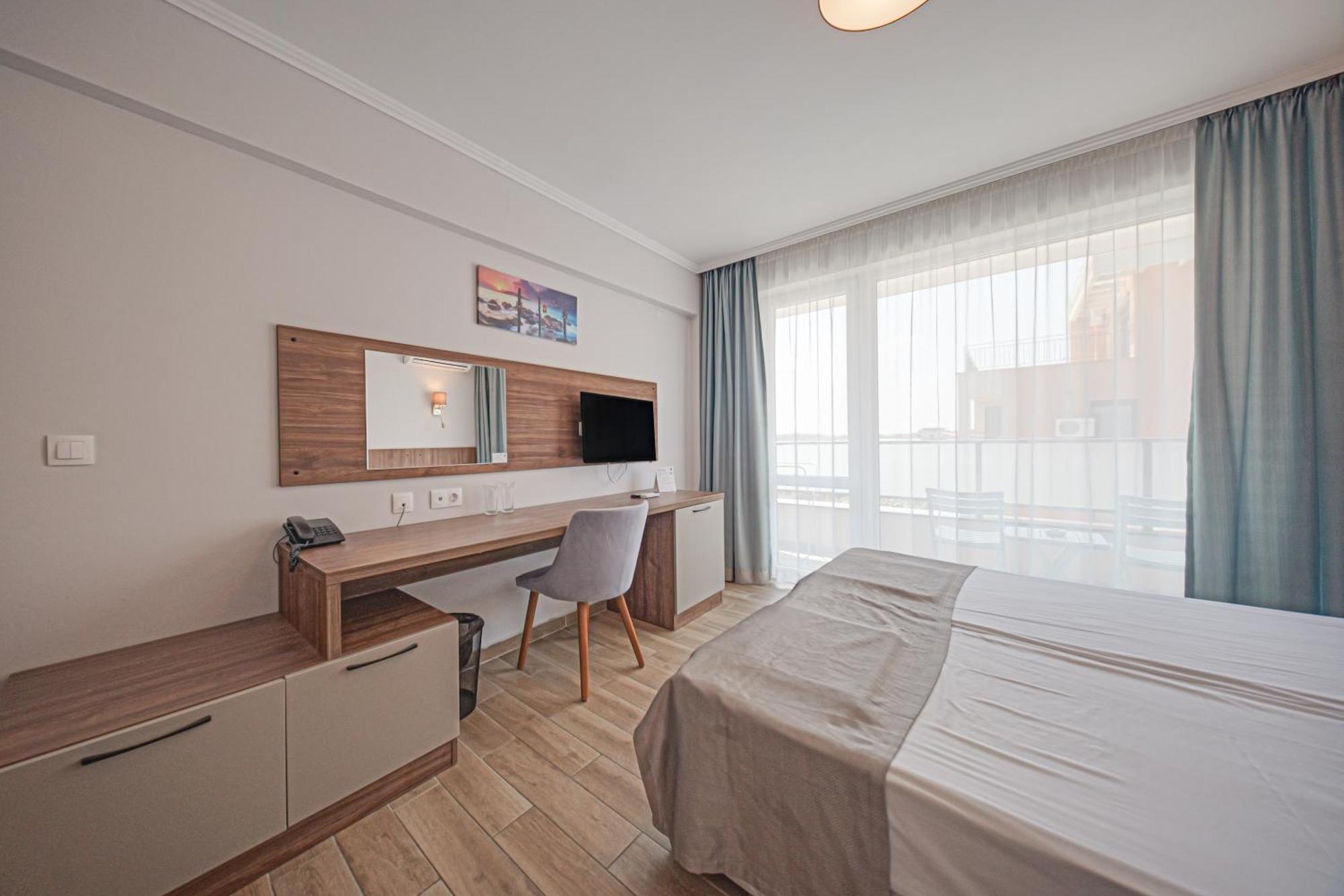 Cinema Hotel 普里莫尔斯科 外观 照片