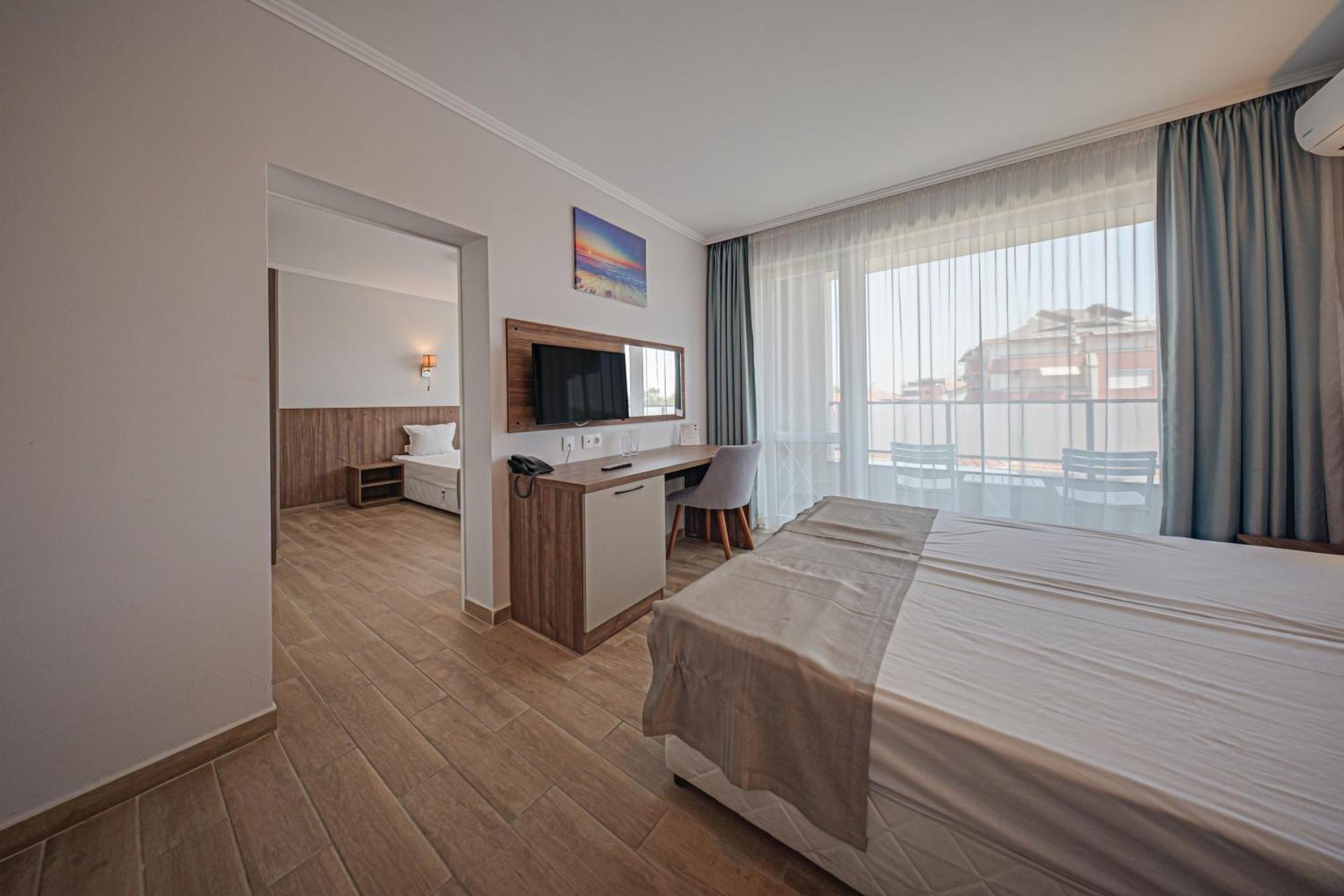 Cinema Hotel 普里莫尔斯科 外观 照片