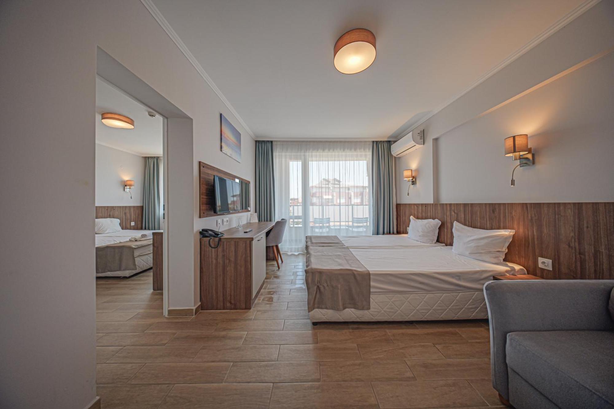 Cinema Hotel 普里莫尔斯科 外观 照片
